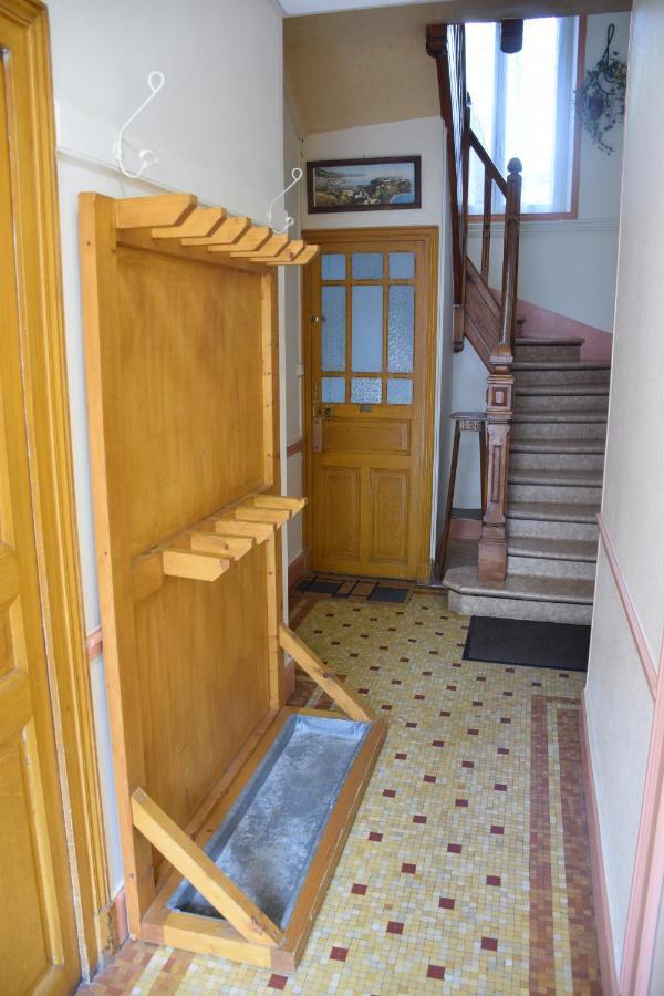 Petit Duplex De Charme Sous Les Toits Du Mont-Dore Exterior photo